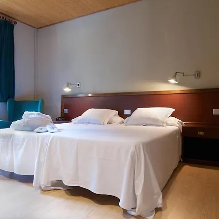فندق Manantial 4*