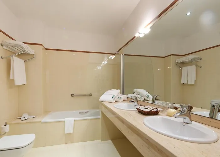 Manantial Otel Caldes De Boi