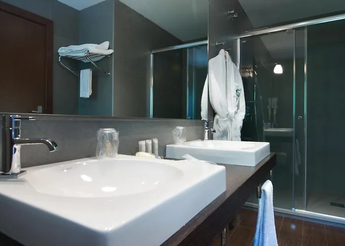 Otel Manantial 4*